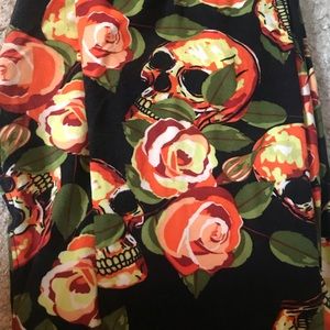 LuLaRoe  Skull leggings